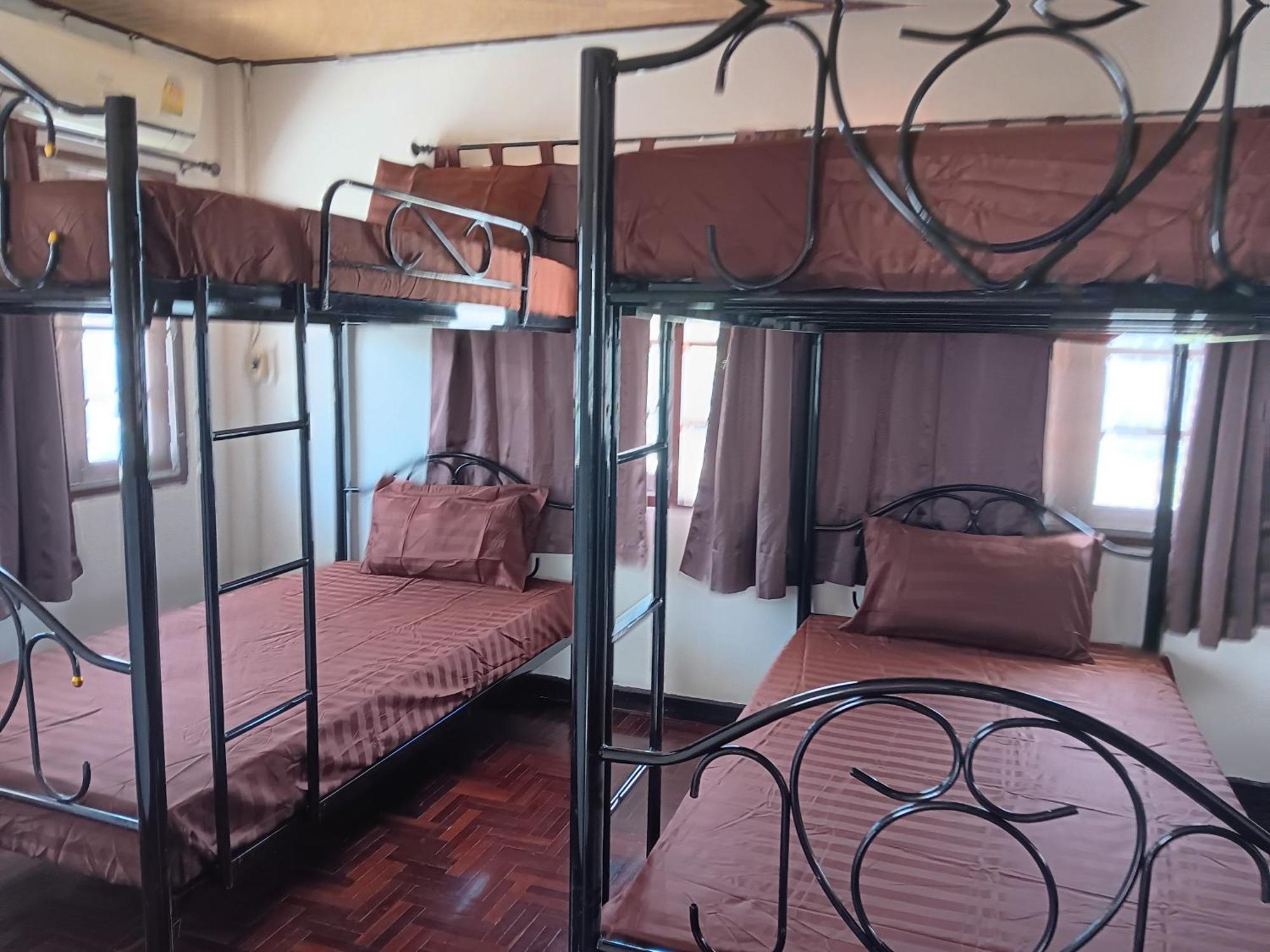 Hug Glur House Tour And Hostel (Adults Only) - Chiang Mai, Chiang Mai